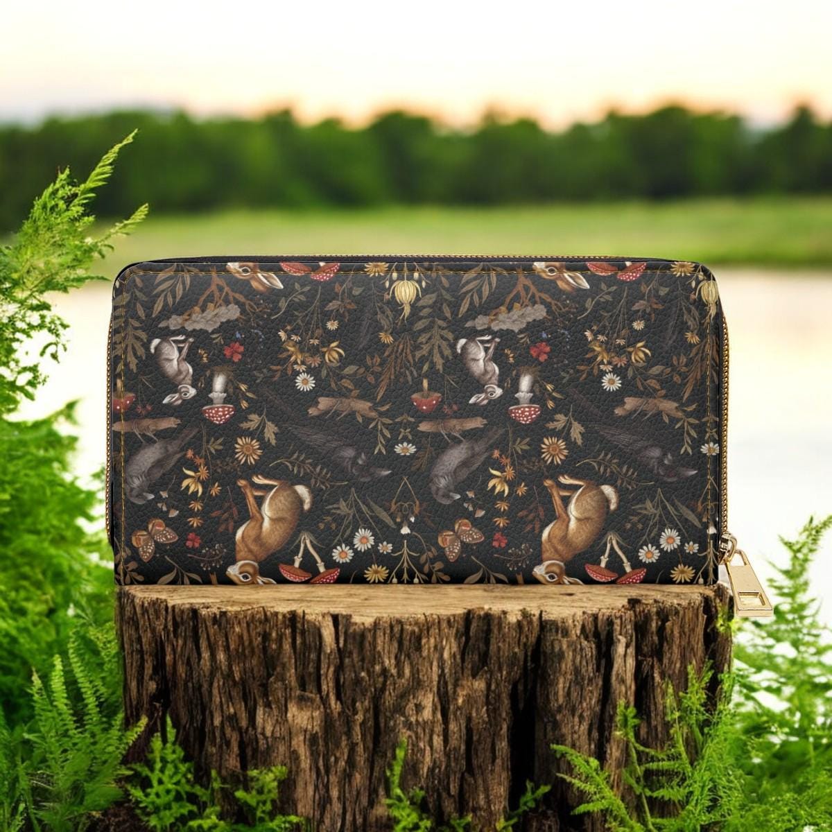 Mushrooms, Crow, Dark Academia Wallet Goblincore Zip Up Wallet Dark Cottagecore Gift for Witchy Lovers Vegan Leather Wallet Women Travel