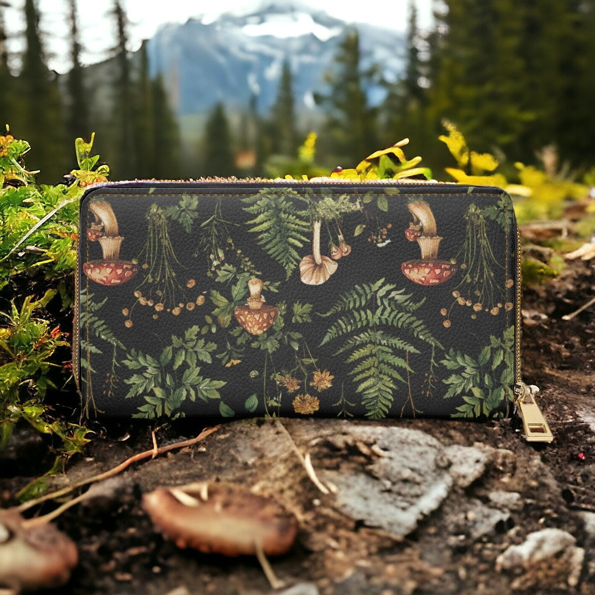 Mushrooms, Dark Academia Wallet Goblincore Zip Up Wallet Dark Cottagecore Gift for Witchy Lovers Vegan Leather Wallet Women Travel