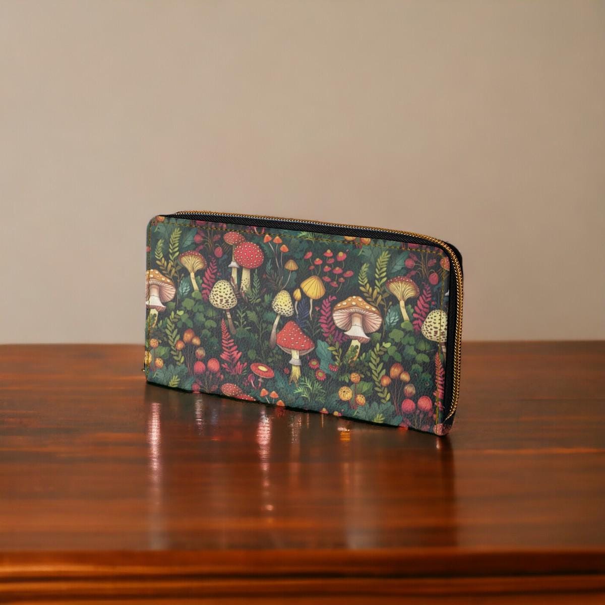 Mushrooms, Dark Academia Wallet Goblincore Zip Up Wallet Dark Cottagecore Gift for Witchy Lovers Vegan Leather Wallet Women Travel