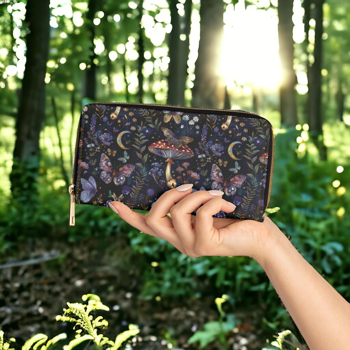 Mushrooms, Dark Academia Wallet Goblincore Zip Up Wallet Dark Cottagecore Gift for Witchy Lovers Vegan Leather Wallet Women Travel Purple