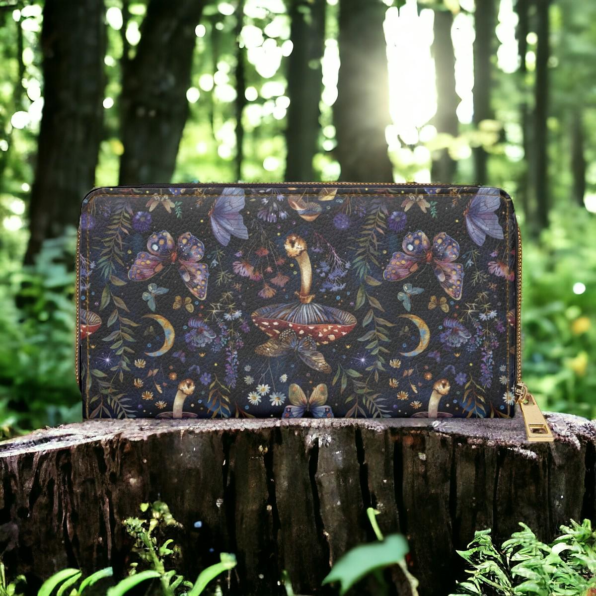 Mushrooms, Dark Academia Wallet Goblincore Zip Up Wallet Dark Cottagecore Gift for Witchy Lovers Vegan Leather Wallet Women Travel Purple
