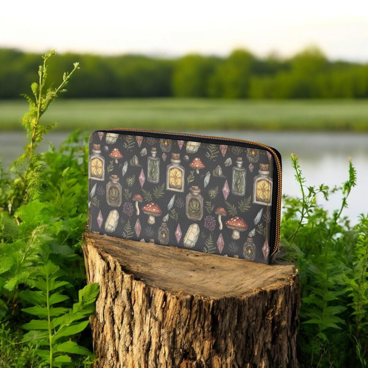 Mushrooms, Dark Academia Wallet Goblincore Zip Up Wallet Dark Cottagecore Gift for Witchy Lovers Vegan Leather Wallet Women Travel Crystals