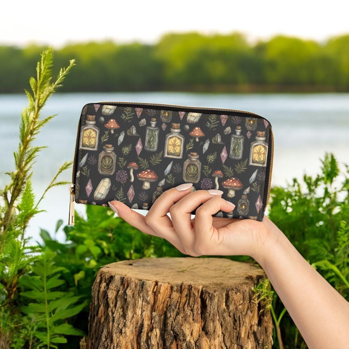 Mushrooms, Dark Academia Wallet Goblincore Zip Up Wallet Dark Cottagecore Gift for Witchy Lovers Vegan Leather Wallet Women Travel Crystals