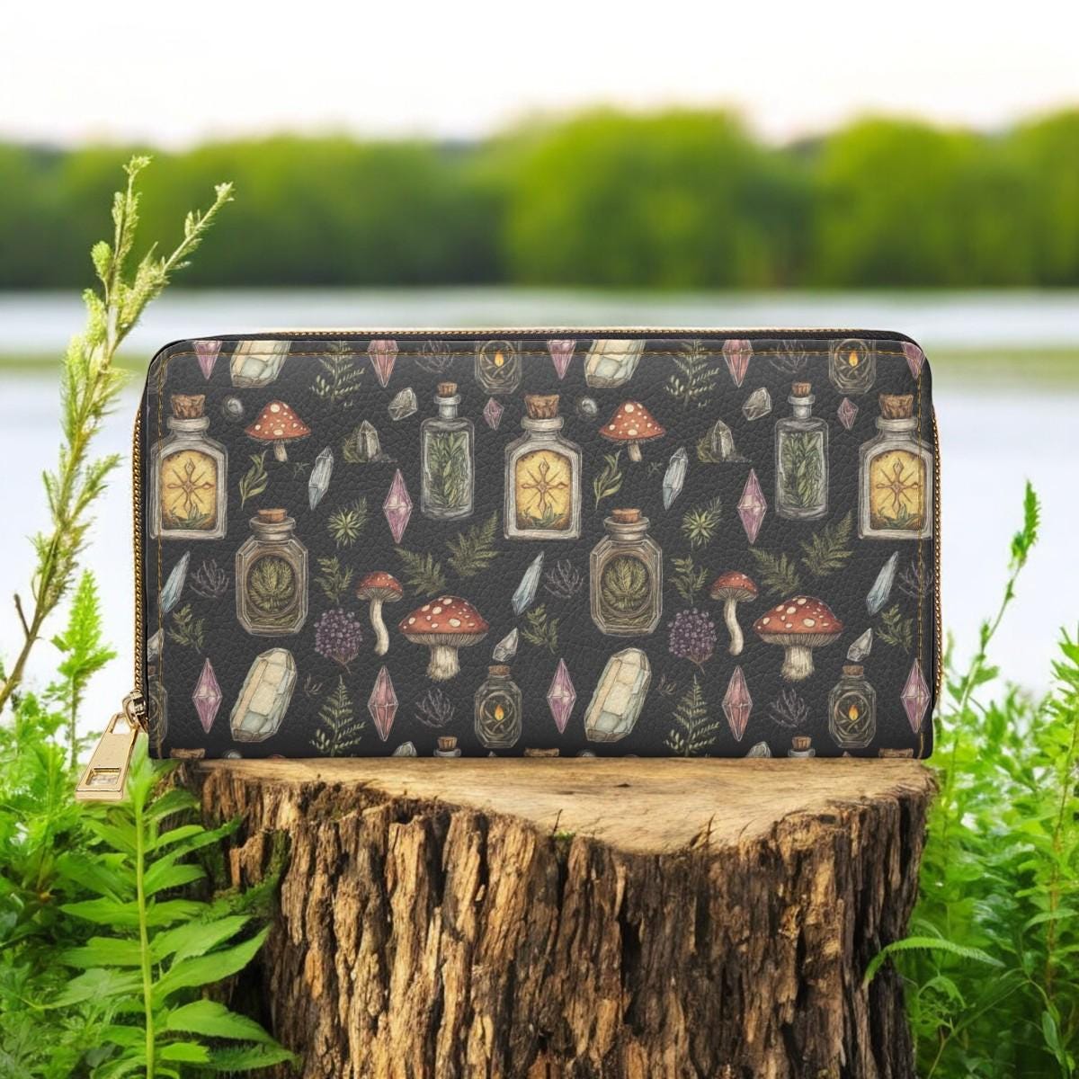 Mushrooms, Dark Academia Wallet Goblincore Zip Up Wallet Dark Cottagecore Gift for Witchy Lovers Vegan Leather Wallet Women Travel Crystals